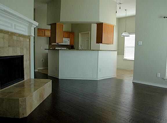 2nd image of 2409 Parkview Dr