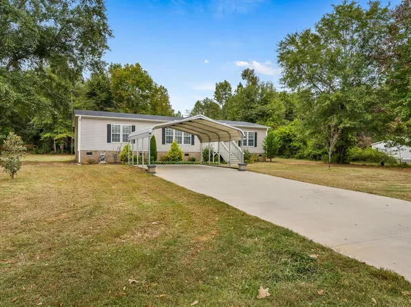 105 Twin Oaks Ct, Iva, SC 29655