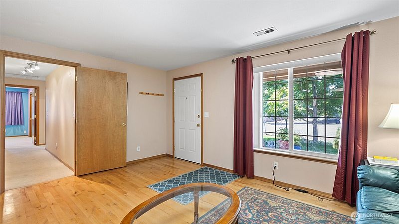 5th image of 87 Sullivan Place
