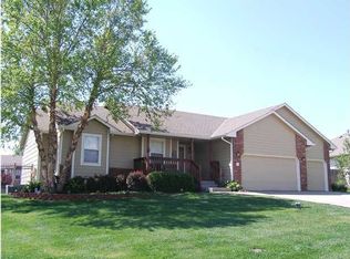 913 E Cedarbrook Rd, Derby, KS 67037