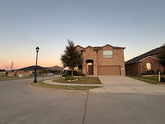 3rd image of 1028 Pierz Dr