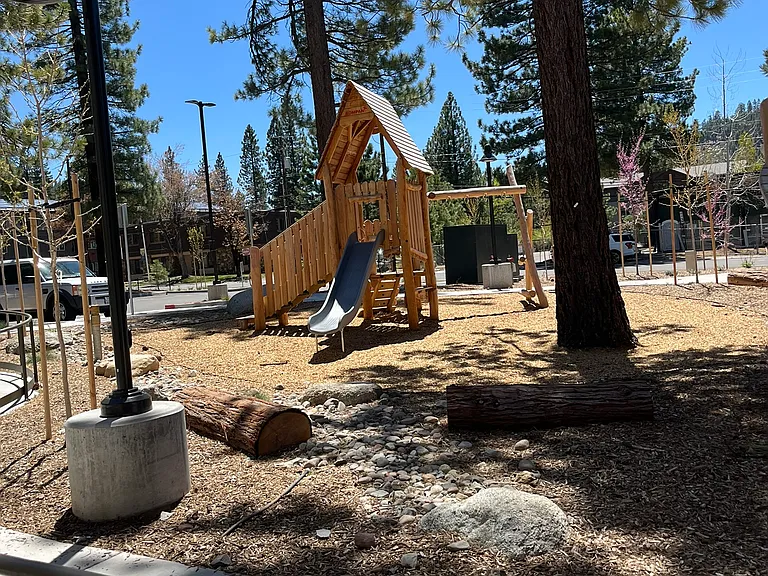 Sugar Pine Village — Photo 5