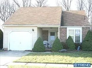 7 Fairfax Dr, Mount Laurel, NJ 08054