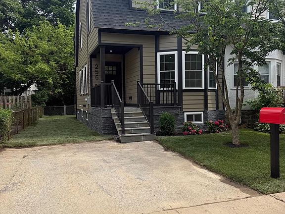 2nd image of 256 Willow Ave