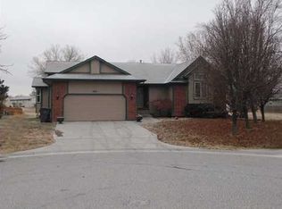2611 N Meadow Oaks Cir, Wichita, KS 67220