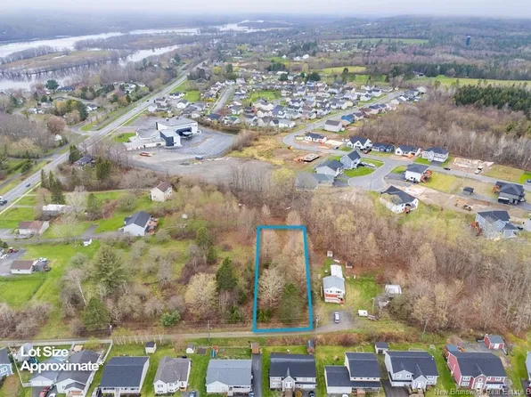 329 Clements Dr, Fredericton, NB E3G 7J1