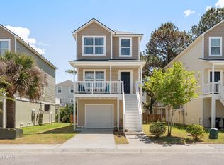23 Bay Breeze Ln, Beaufort, SC 29907