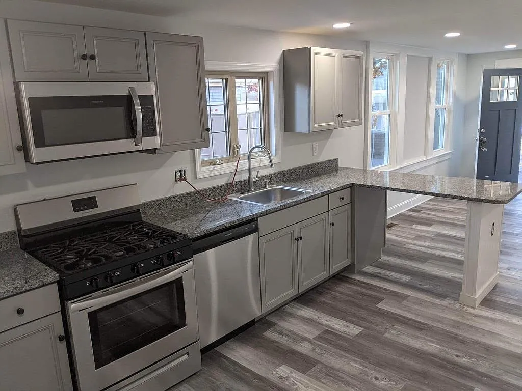 3 bed, 980 sqft, $2,250 — Photo 4