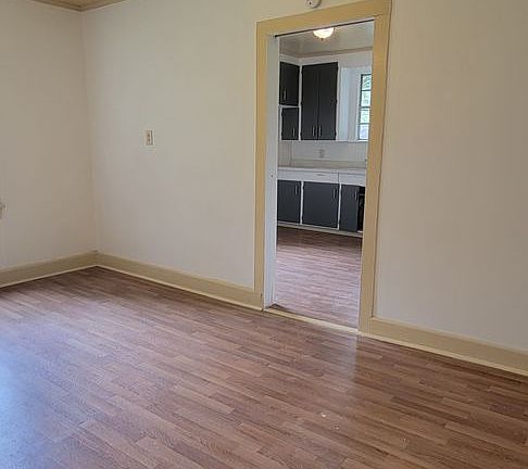 5th image of 4129 Lamar Ave