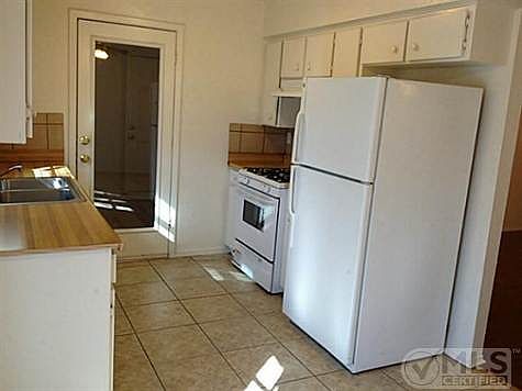 3rd image of 402 Worthway Dr