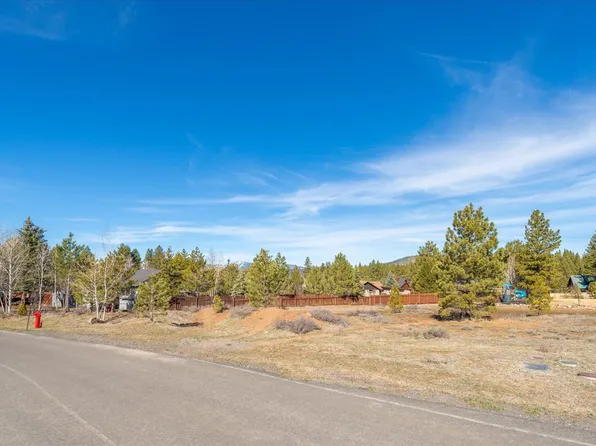 10536 Courtenay Ln, Truckee, CA 96161