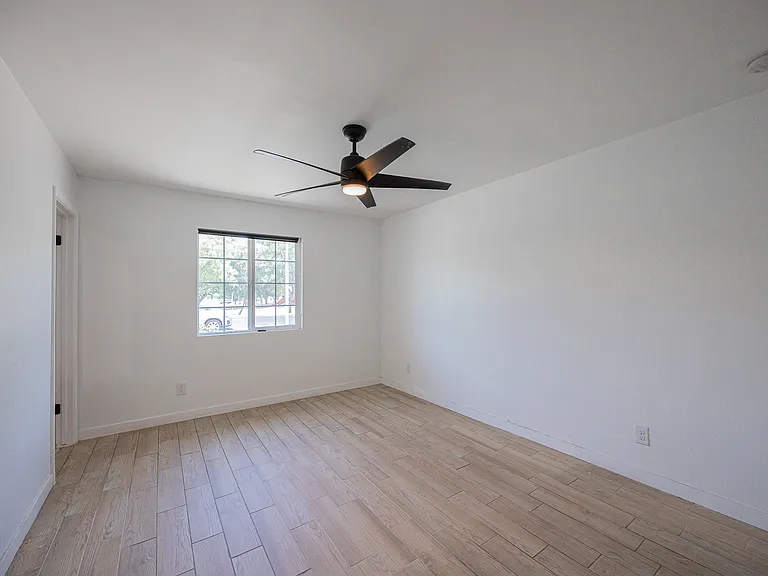 2519 W Vineyard Rd — Photo 13