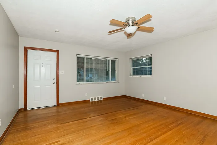 112 Goodridge Dr — Photo 4