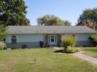 422 N Walnut St, Nokomis, IL 62075