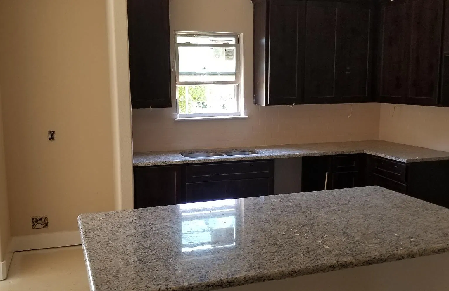 3 bed, 2.5 bath, 1454 sqft, $1,900 — Photo 1