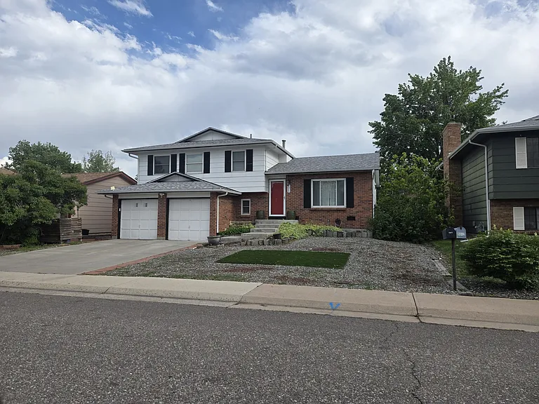 9022 W Stanford Ave — Photo 1