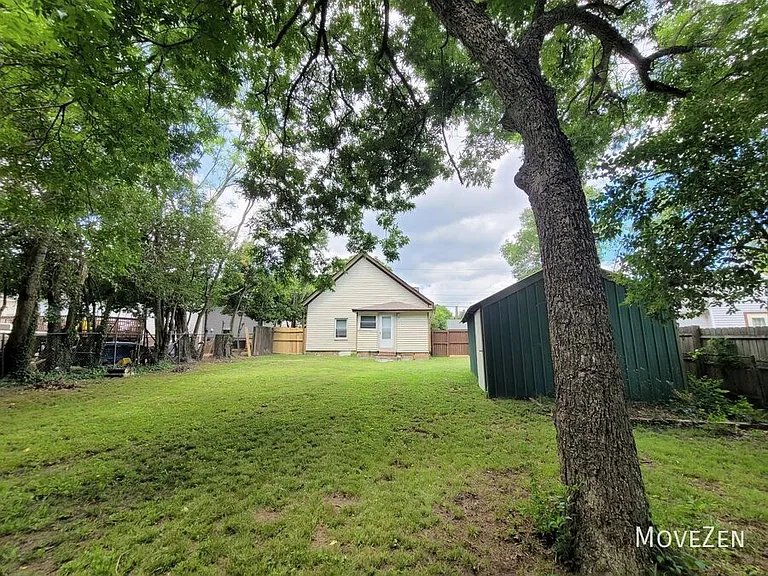 226 Cummings St — Photo 26