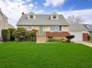 2387 Beverly Rd, Wantagh, NY 11793