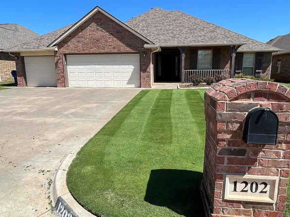 1202 Walton Trl, Kingfisher, OK 73750