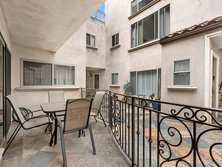 4466 Coldwater Canyon Ave #102 — Photo 5