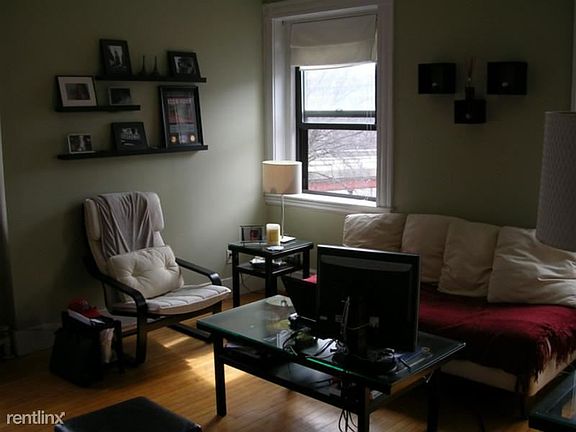 583 Beacon St. #8 Boston - Kenmore Shared Unit Photo 3 (1)