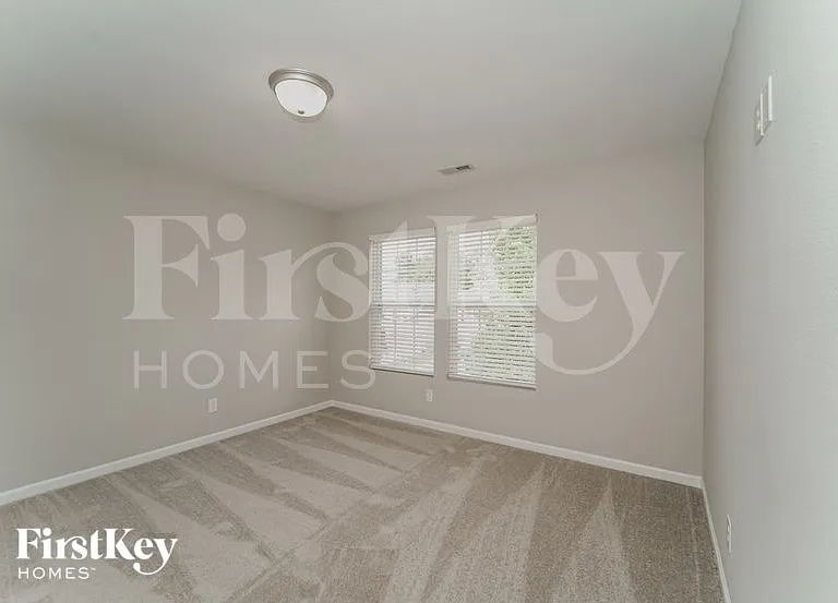 1431 Waterlily Ln — Photo 11