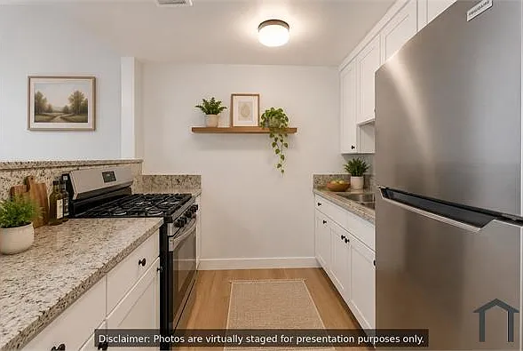 1922 S Hobart Blvd #9 — Photo 4