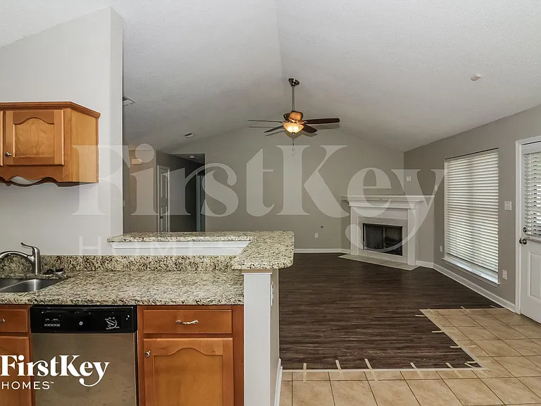 1836 Roy Dr — Photo 6
