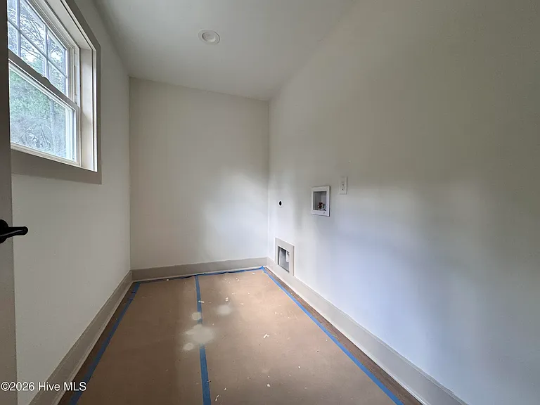 664 Wren Ln — Photo 20