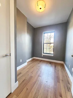 Rented by Delmark Realty LLC | media 34