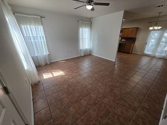 4th image of 1604 Singleton Ave #A