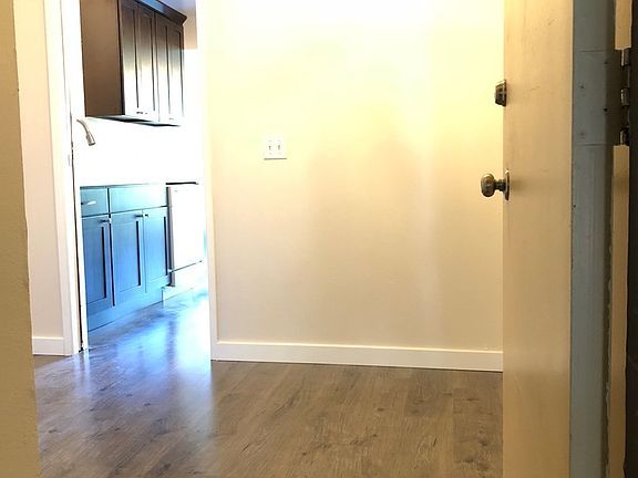 3rd image of 13735 15th Ave NE APT A3