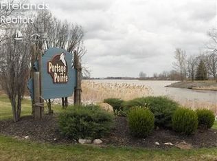 1336 S Grandview Dr, Oak Harbor, OH 43449