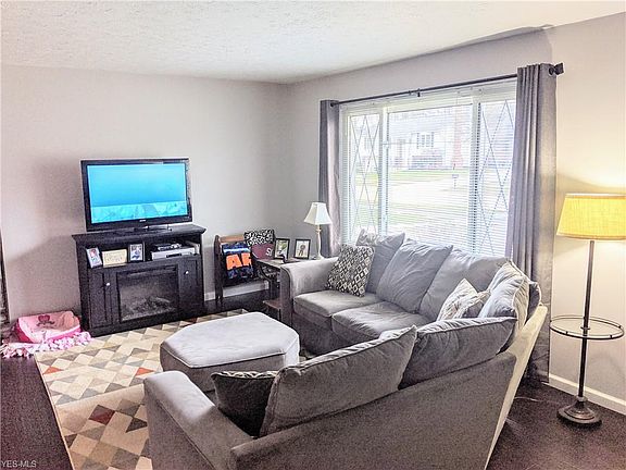 5th image of 26933 Oxford Park Ln