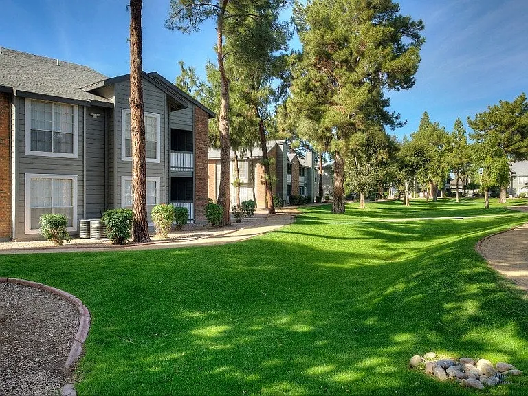 COBBLESTONE APARTMENTS — Photo 9