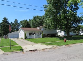 853 Sandalwood Dr, Elyria, OH 44035