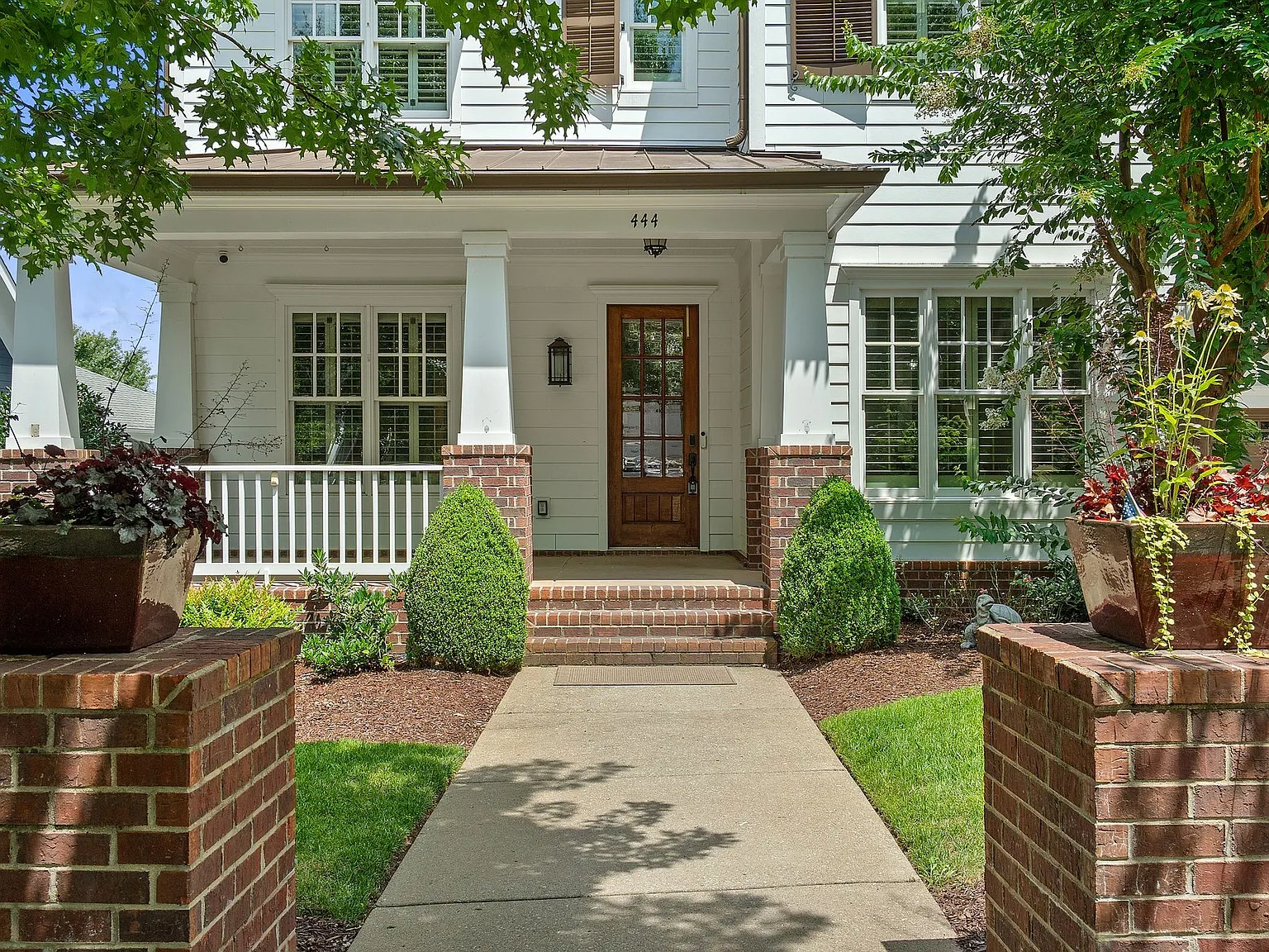 6 bed, 5.0 bath, 5453 sqft, $8,000 — Photo 4