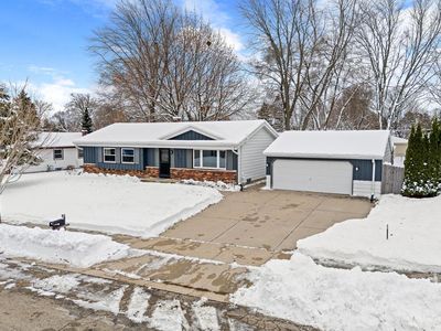 231 West Juniper DRIVE, Grafton, WI, 53024