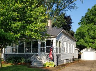 218 S Maple St, Zeeland, MI 49464