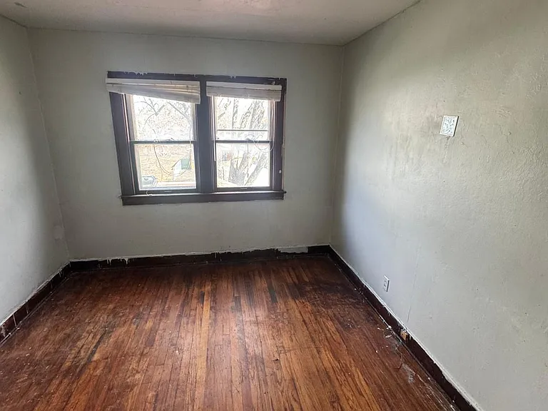 614 E Marengo Ave — Photo 15