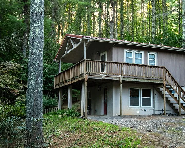 122 Laurel Manor Ln — Photo 15