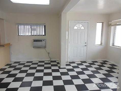 3rd image of 227 NW 17th Ave