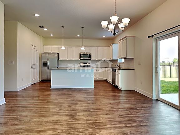 3rd image of 1011 Walden Pond Dr