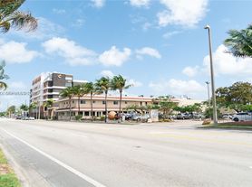 236 N Federal Hwy, Dania Beach, FL
