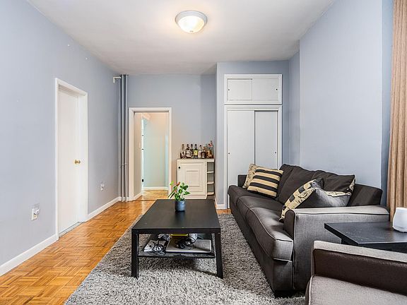 3rd image of 607 Garden St #2
