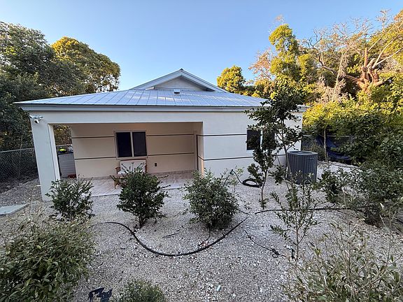 5th image of 38 Coral Way