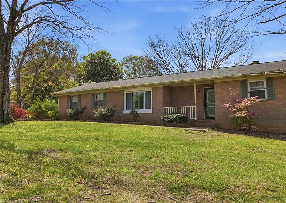 1st image of 750 Manarda Cir