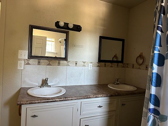 5th image of 301 Fernwood Dr