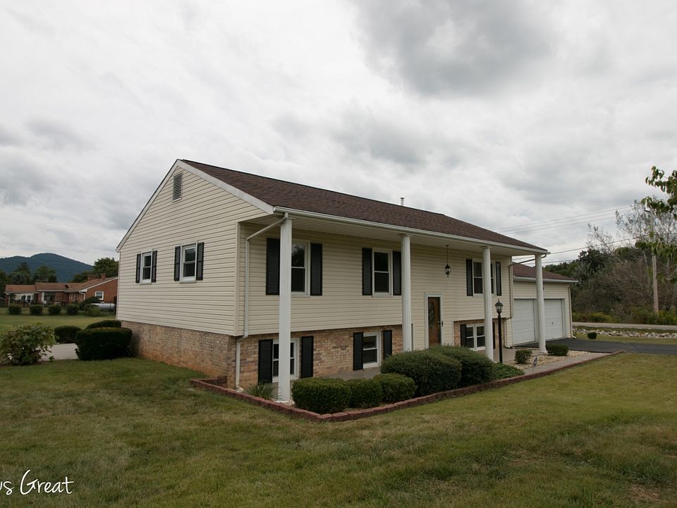 For Sale: 16 Sunnydale CT, Troutville, Virginia 24175