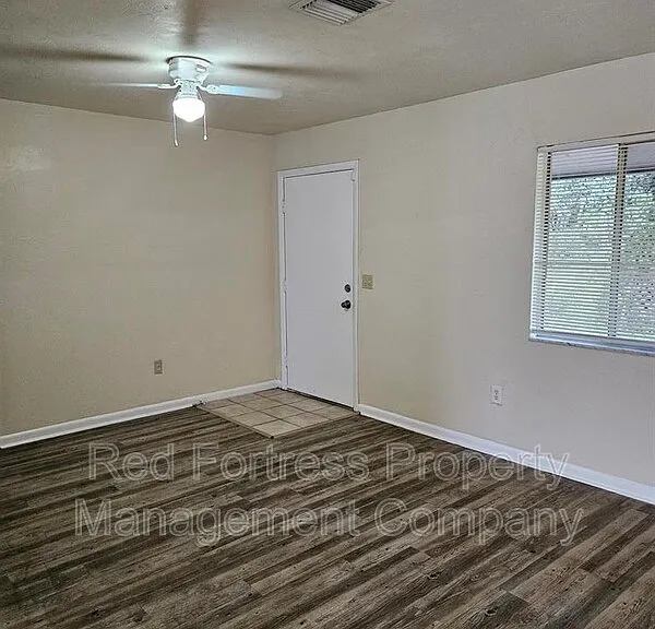 5812 Algiers St — Photo 5